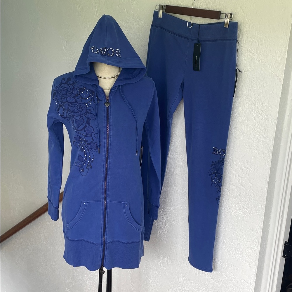 BCBG MAXAZRIA NWT Retro BLUE Stone Detail Patch Floral Zip up Track Suit Size M